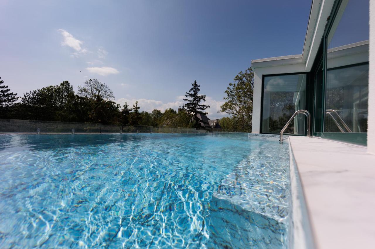 Villa Bauhaus Gold Шіофок Екстер'єр фото