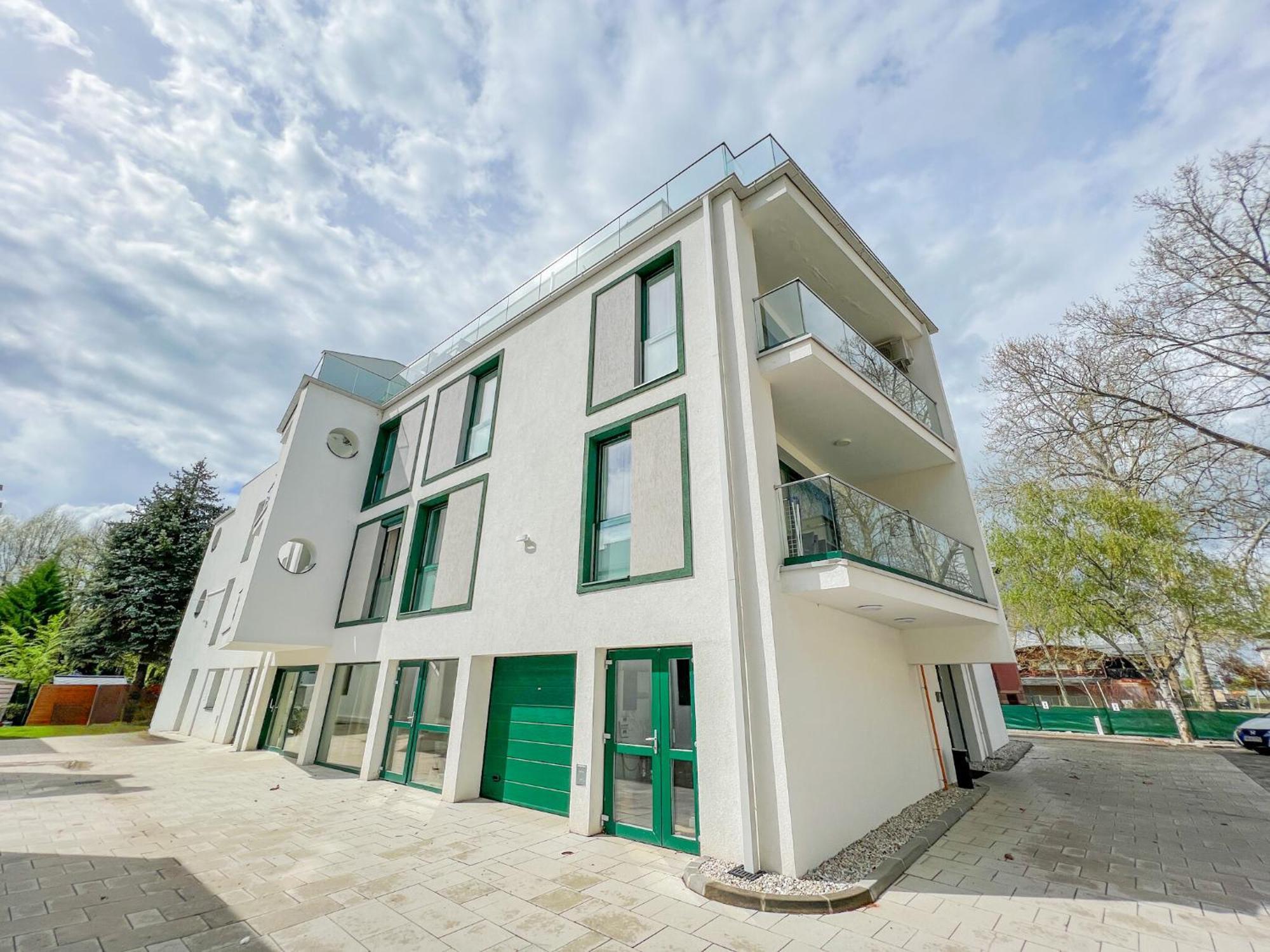 Villa Bauhaus Gold Шіофок Екстер'єр фото